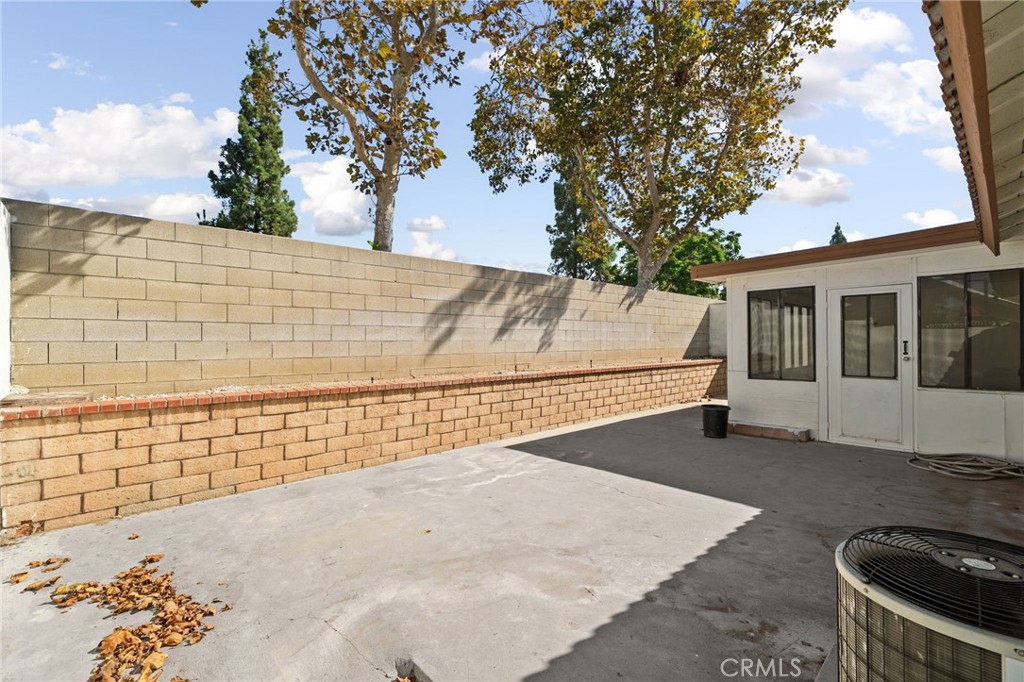 14422 Hillcrest Property Photo 21