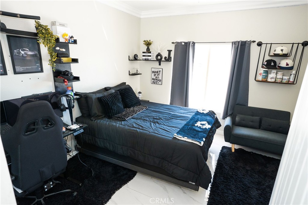 1844 N Arrowhead Avenue Property Photo 25