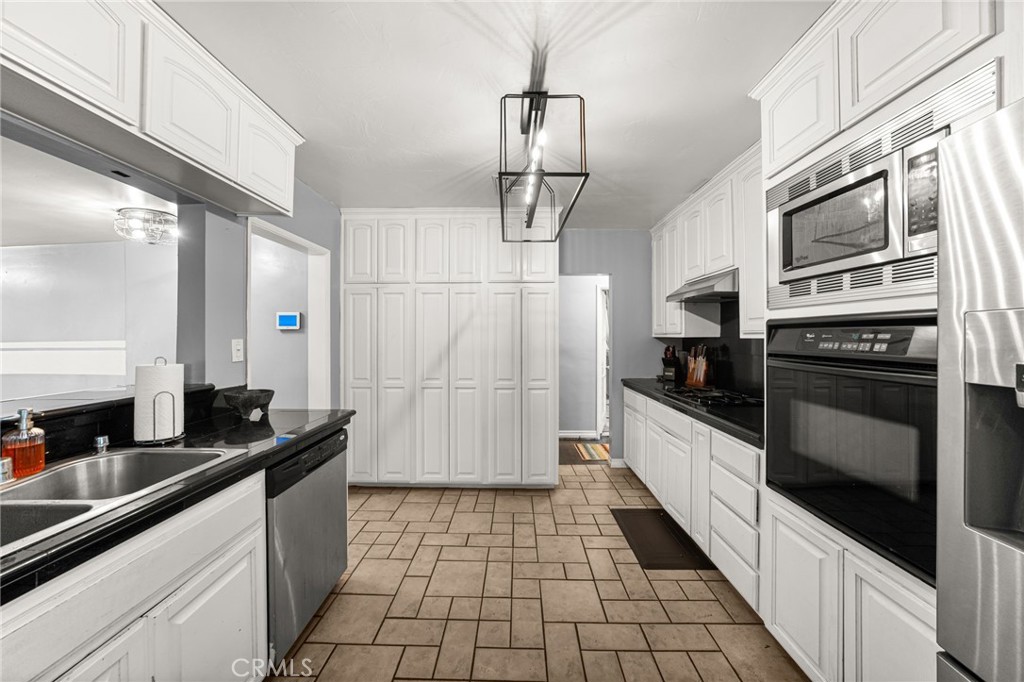 3228 Sepulveda Property Photo 8