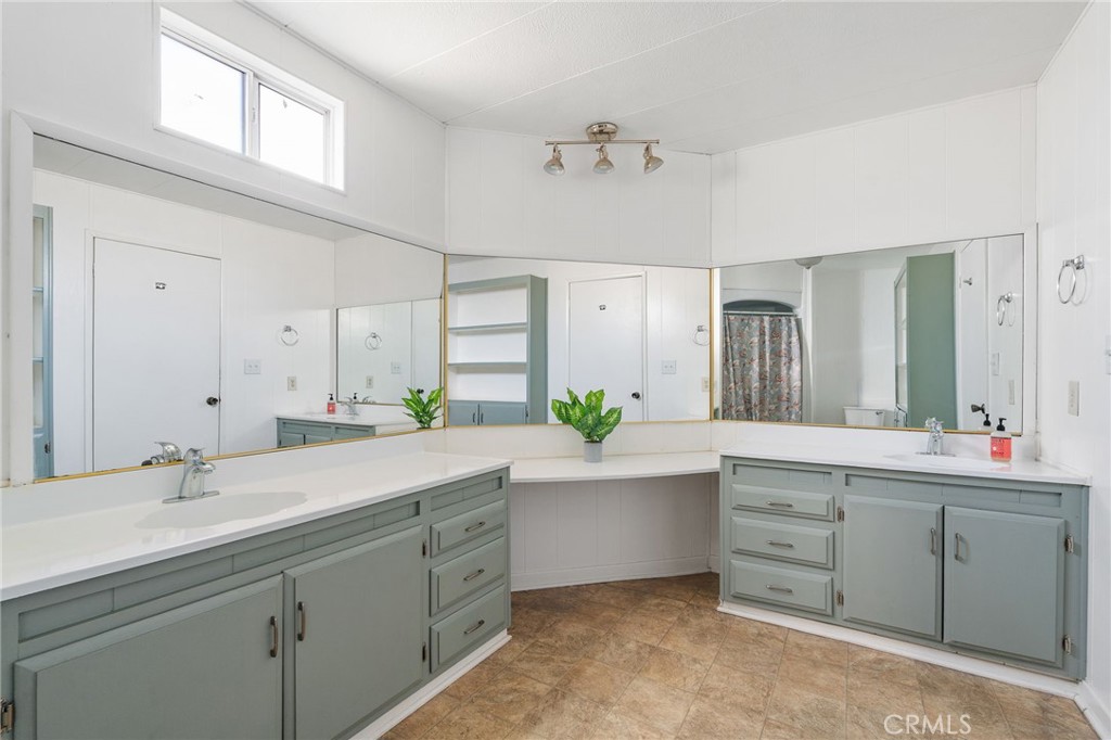 2692 E Highland Avenue 127 Property Photo 16