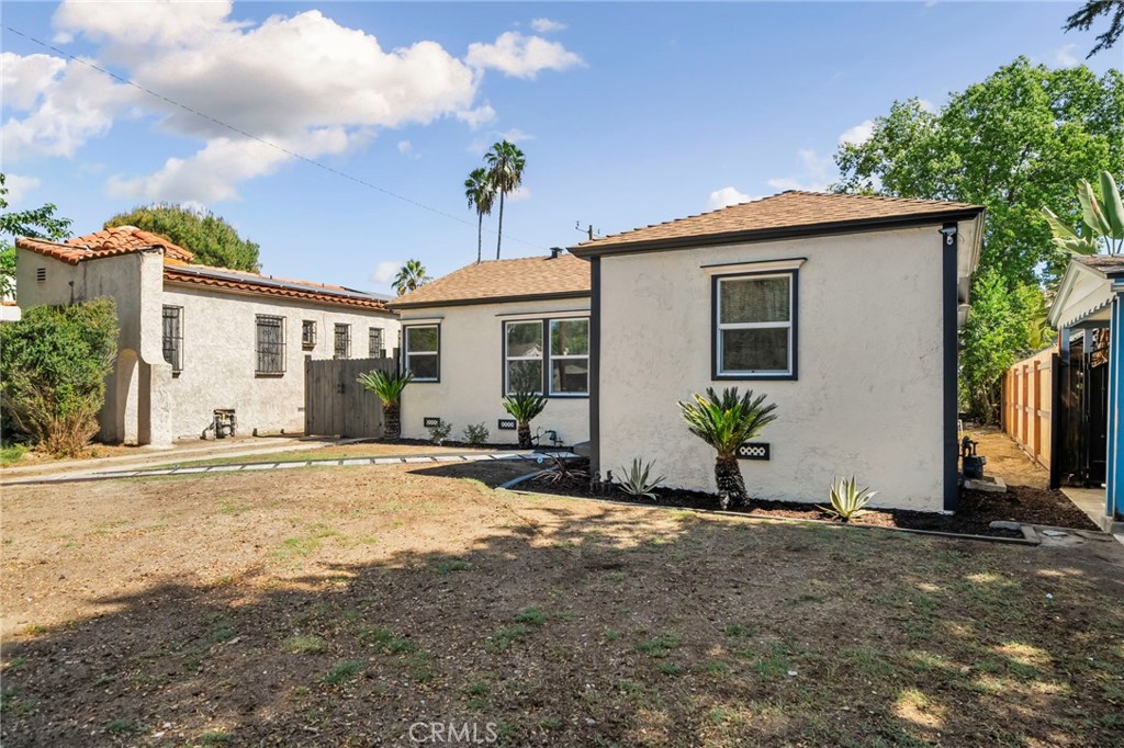 3323 N Mayfield Ave Property Photo 2