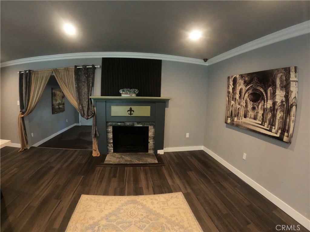3323 N Mayfield Ave Property Photo 5