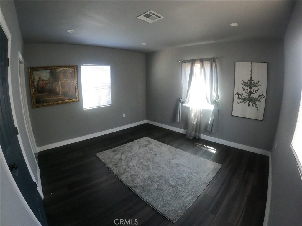 3323 N Mayfield Ave Property Photo 6
