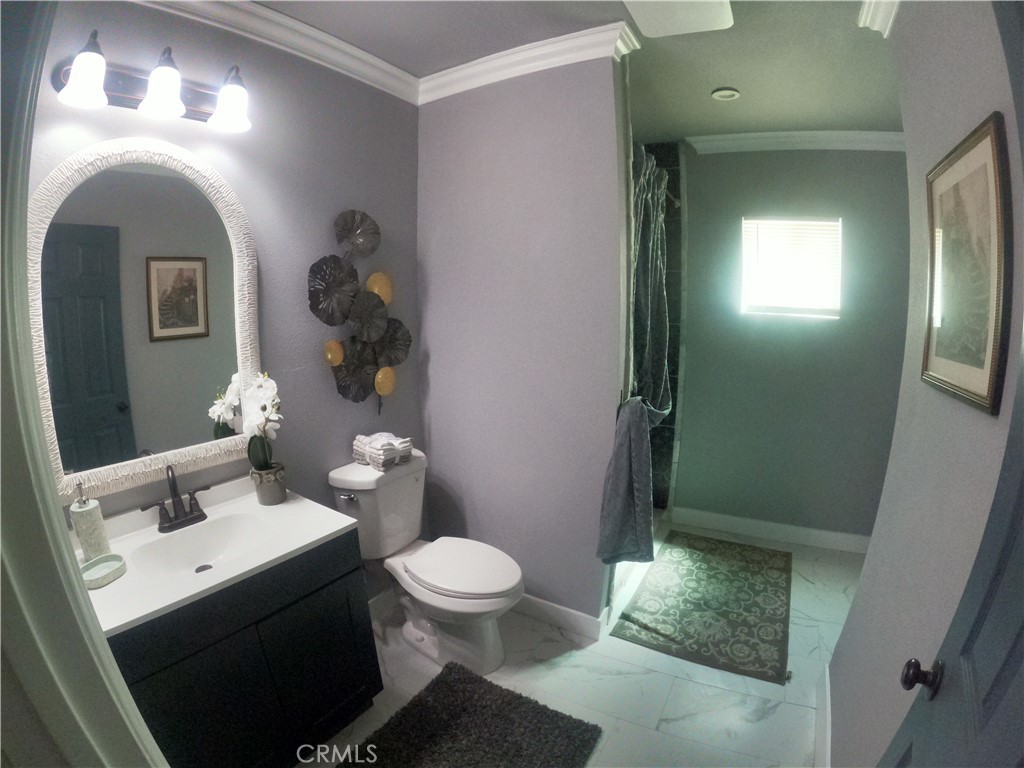 3323 N Mayfield Ave Property Photo 9