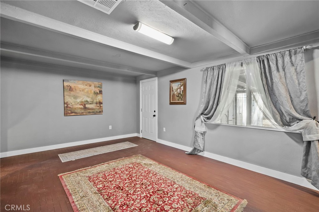 3323 N Mayfield Ave Property Photo 10
