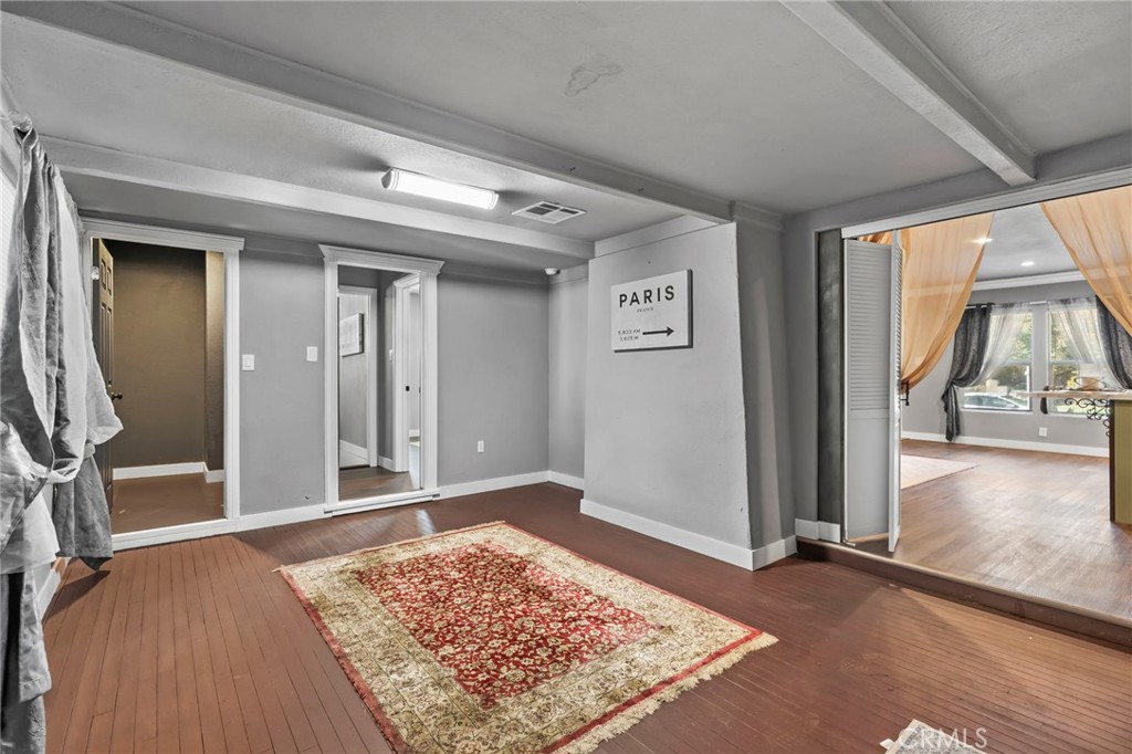 3323 N Mayfield Ave Property Photo 11