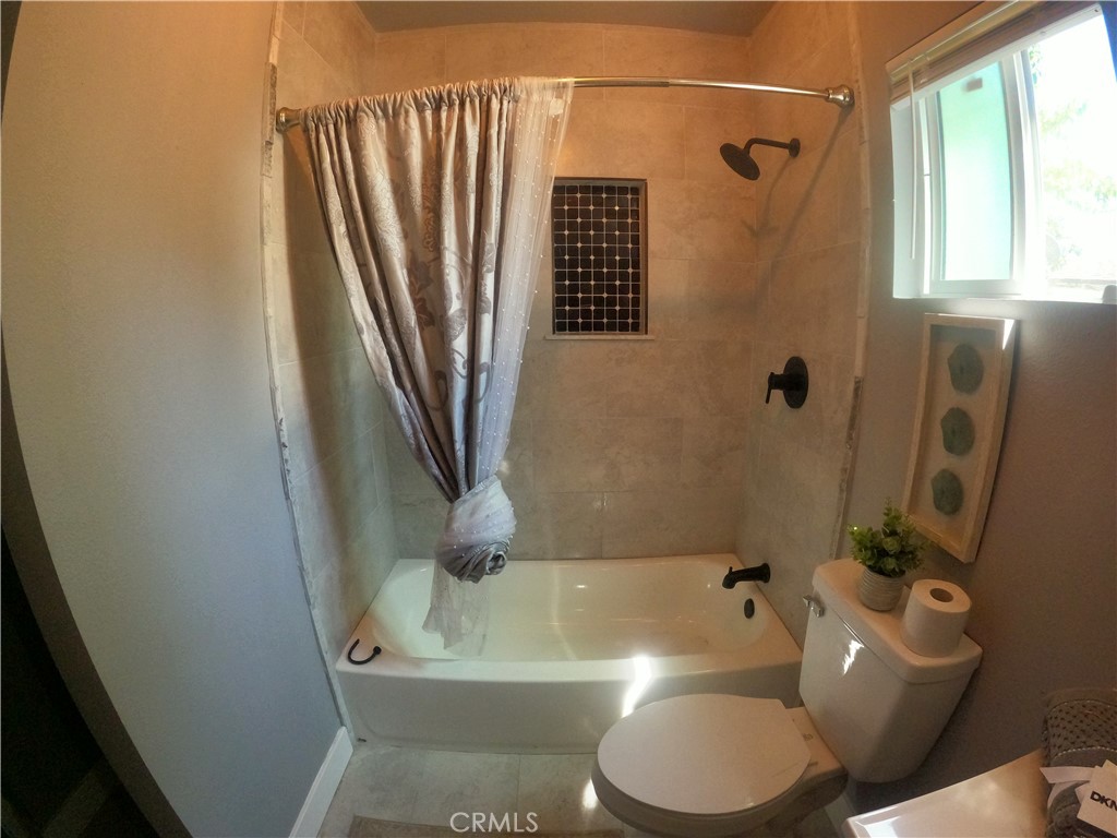 3323 N Mayfield Ave Property Photo 13