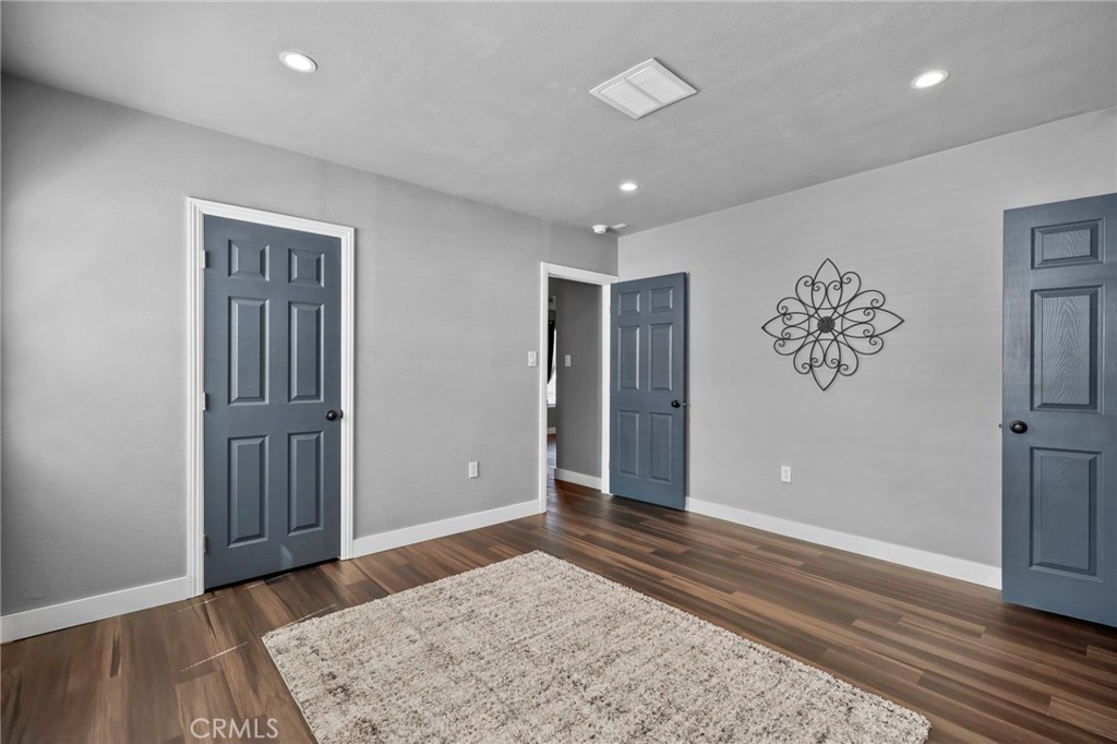 3323 N Mayfield Ave Property Photo 17