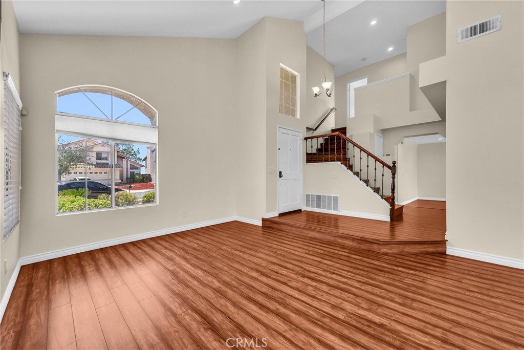 661 La Cumbre Property Photo 4