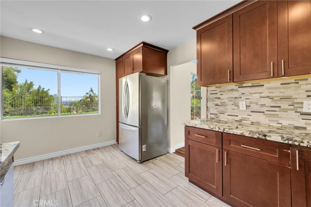 661 La Cumbre Property Photo 11