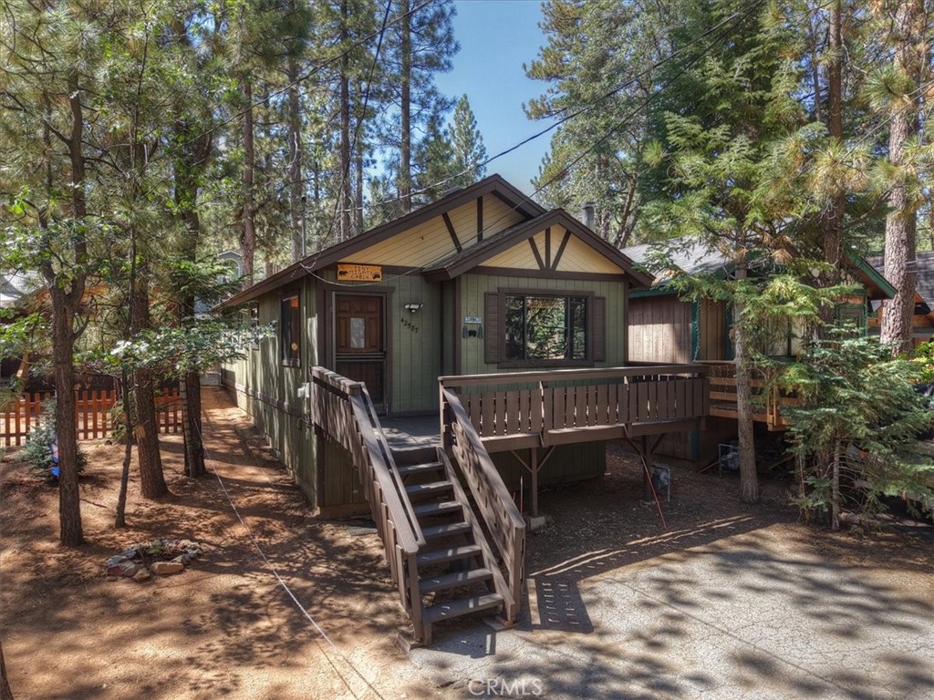 42587 Cedar Property Photo 2