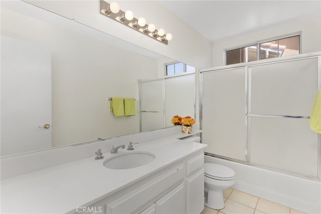 5439 Trevino Way Property Photo 14