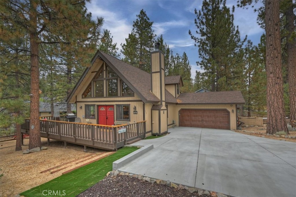 376 Crystal Lake Property Photo 3