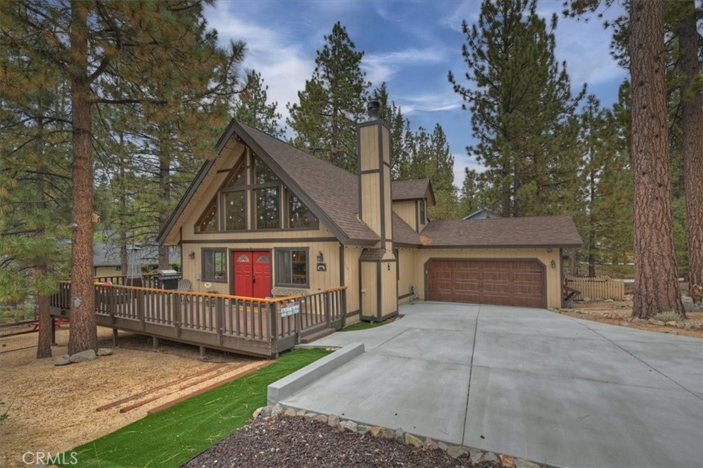 376 Crystal Lake Property Photo 3