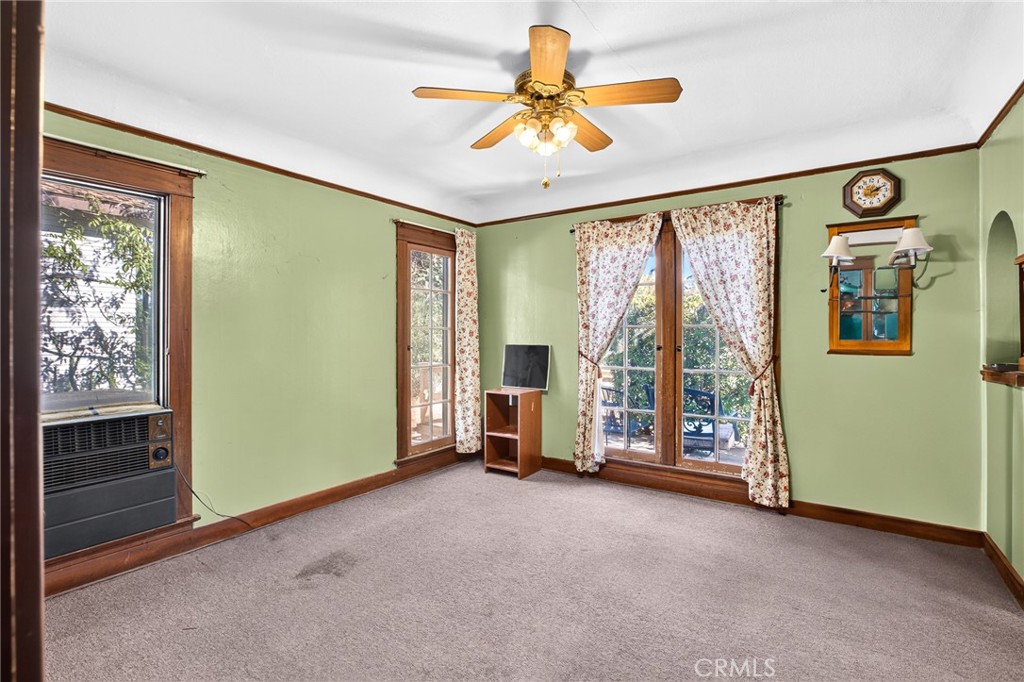 819 College Avenue Property Photo 8