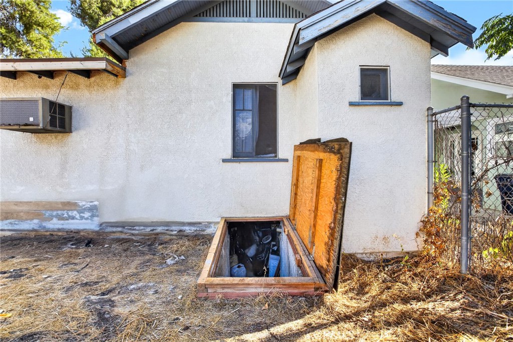 819 College Avenue Property Photo 13