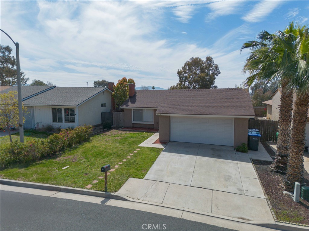 25429 Hemlock Ave Property Photo 1