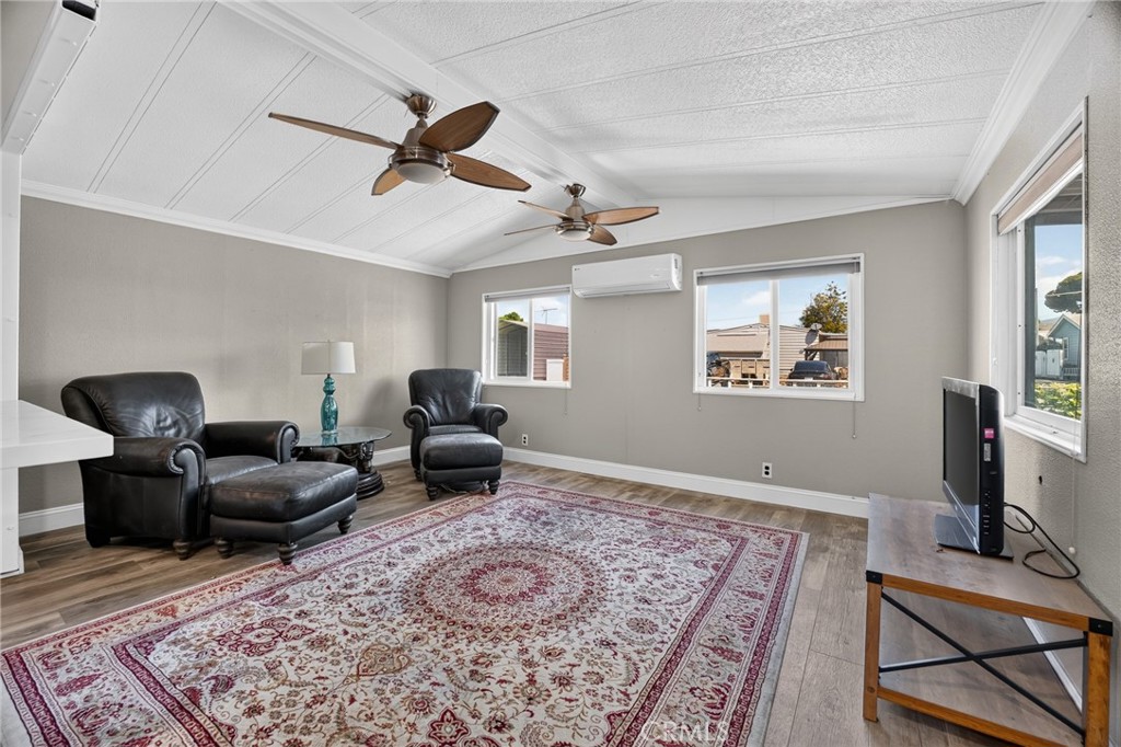 12618 3rd 37 Property Photo 13