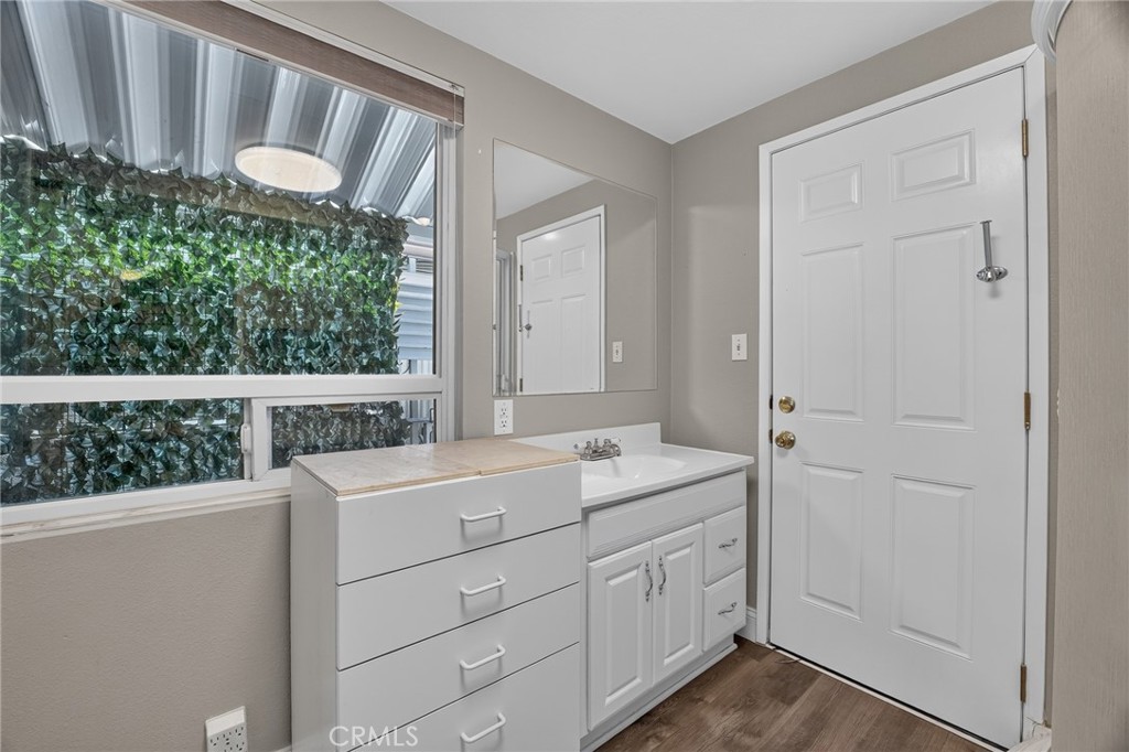 12618 3rd 37 Property Photo 17