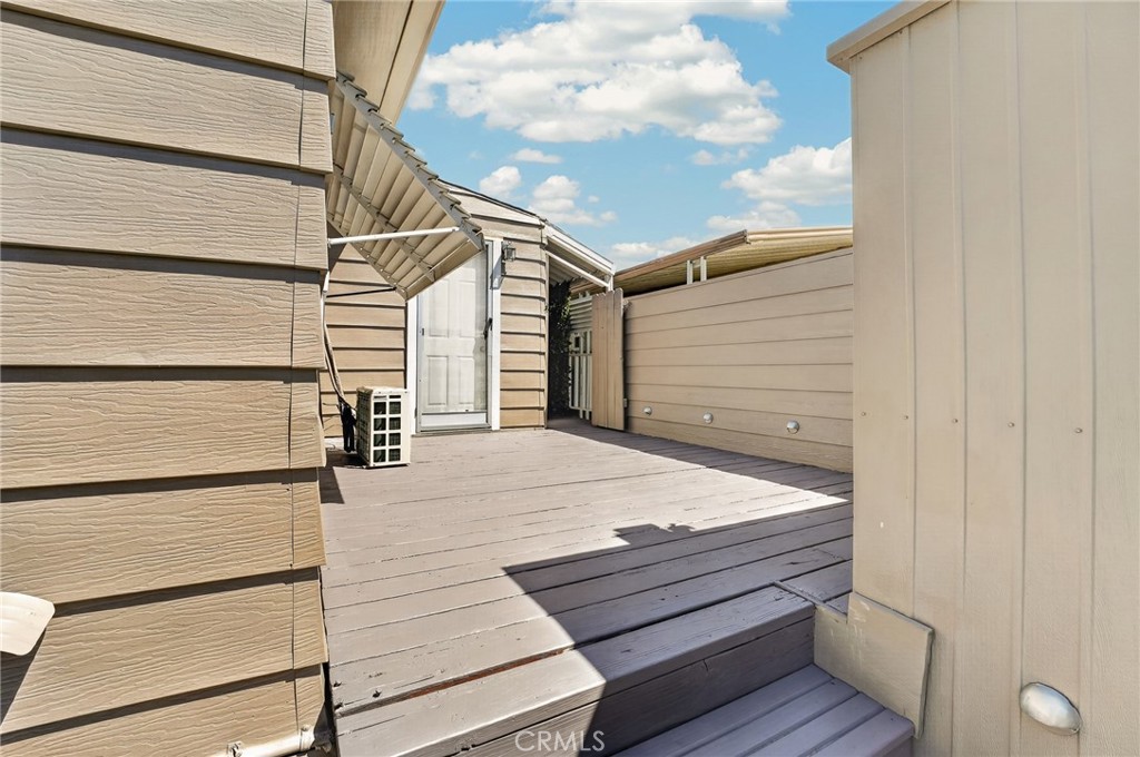 12618 3rd 37 Property Photo 27