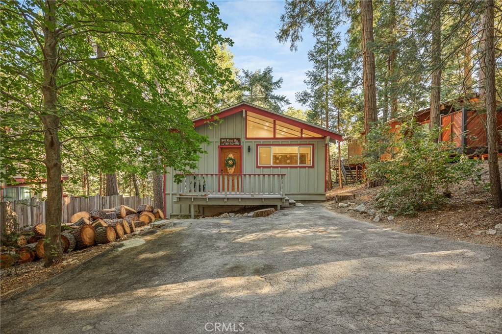 1048 Mercury Property Photo 2