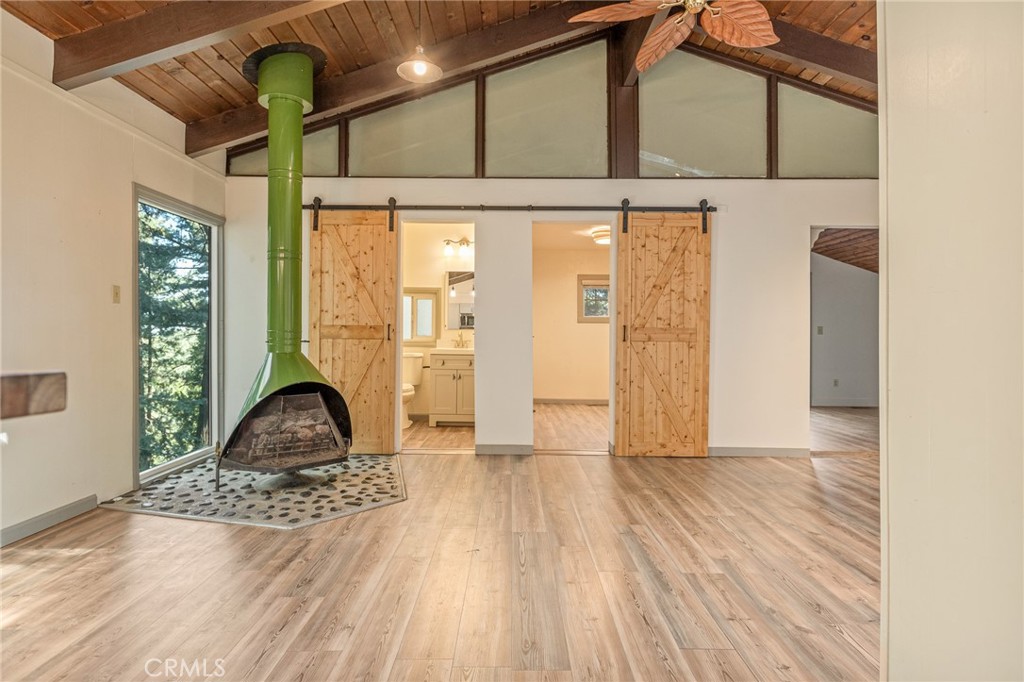 1048 Mercury Property Photo 3
