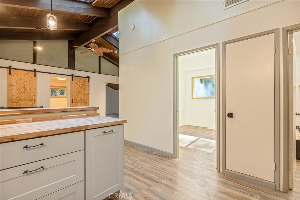 1048 Mercury Property Photo 10