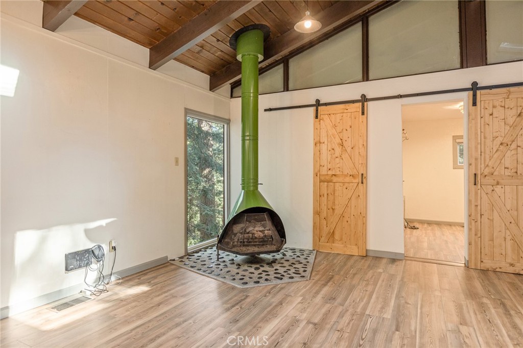 1048 Mercury Property Photo 11