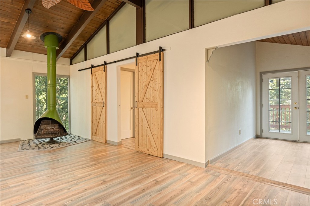 1048 Mercury Property Photo 12
