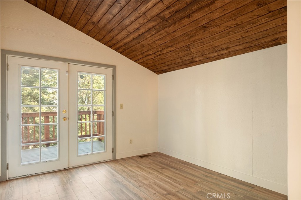 1048 Mercury Property Photo 13