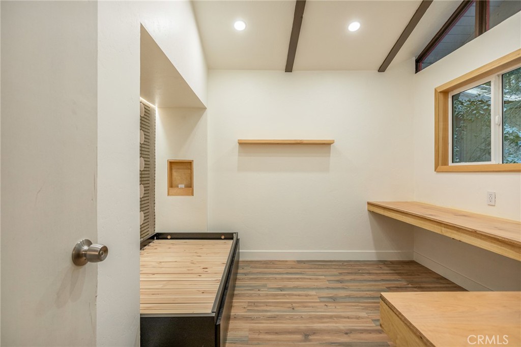 1048 Mercury Property Photo 17