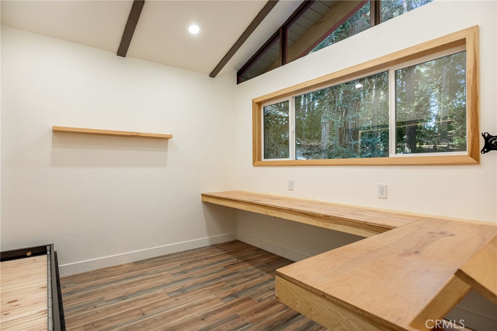 1048 Mercury Property Photo 18