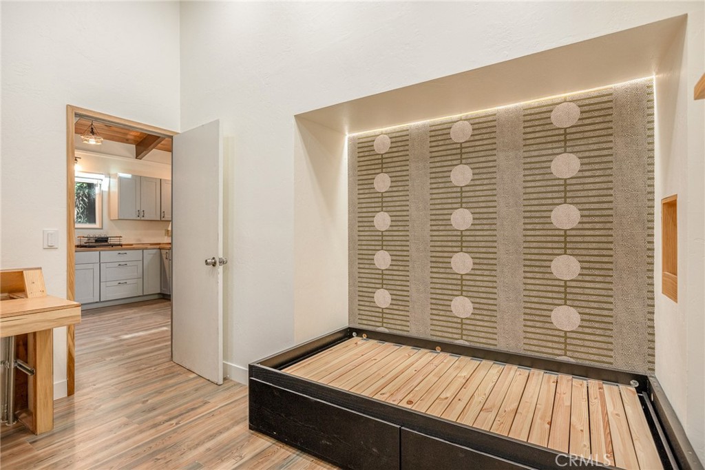 1048 Mercury Property Photo 19
