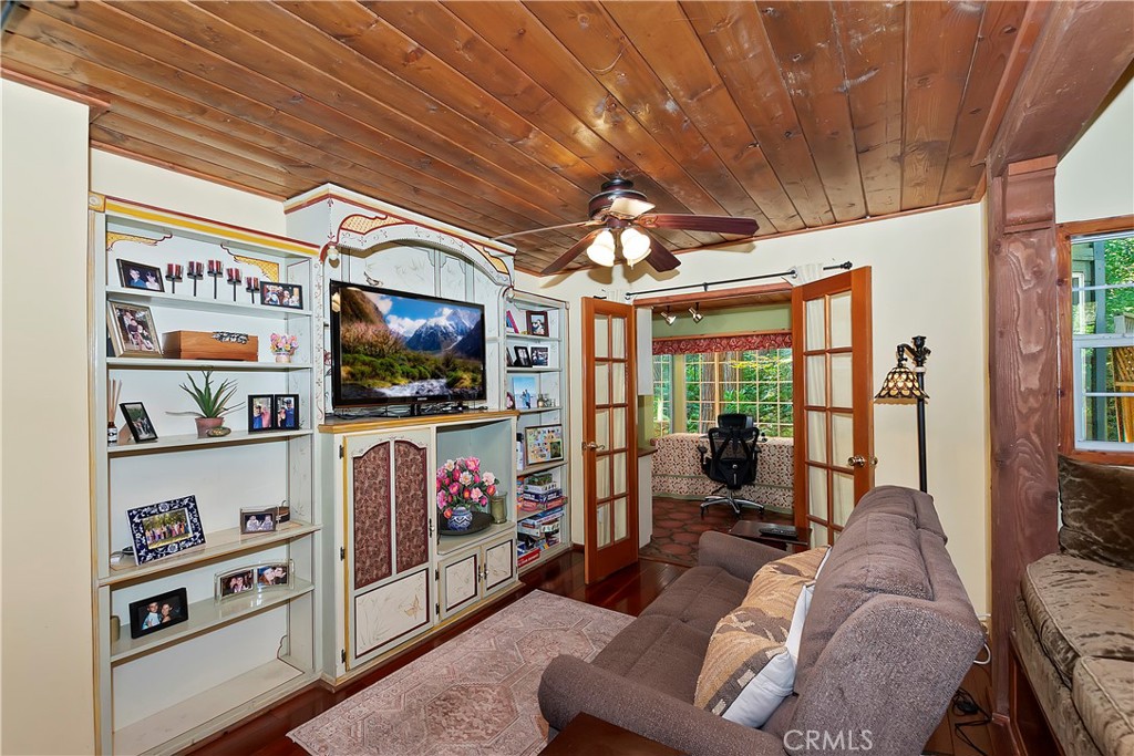 23280 Brookside Road Property Photo 10