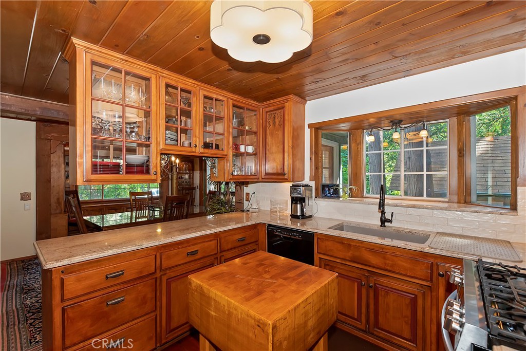 23280 Brookside Road Property Photo 13