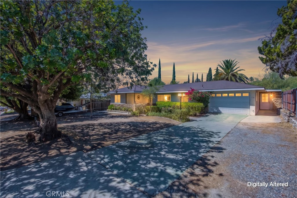 1739 N Alessandro Property Photo 1