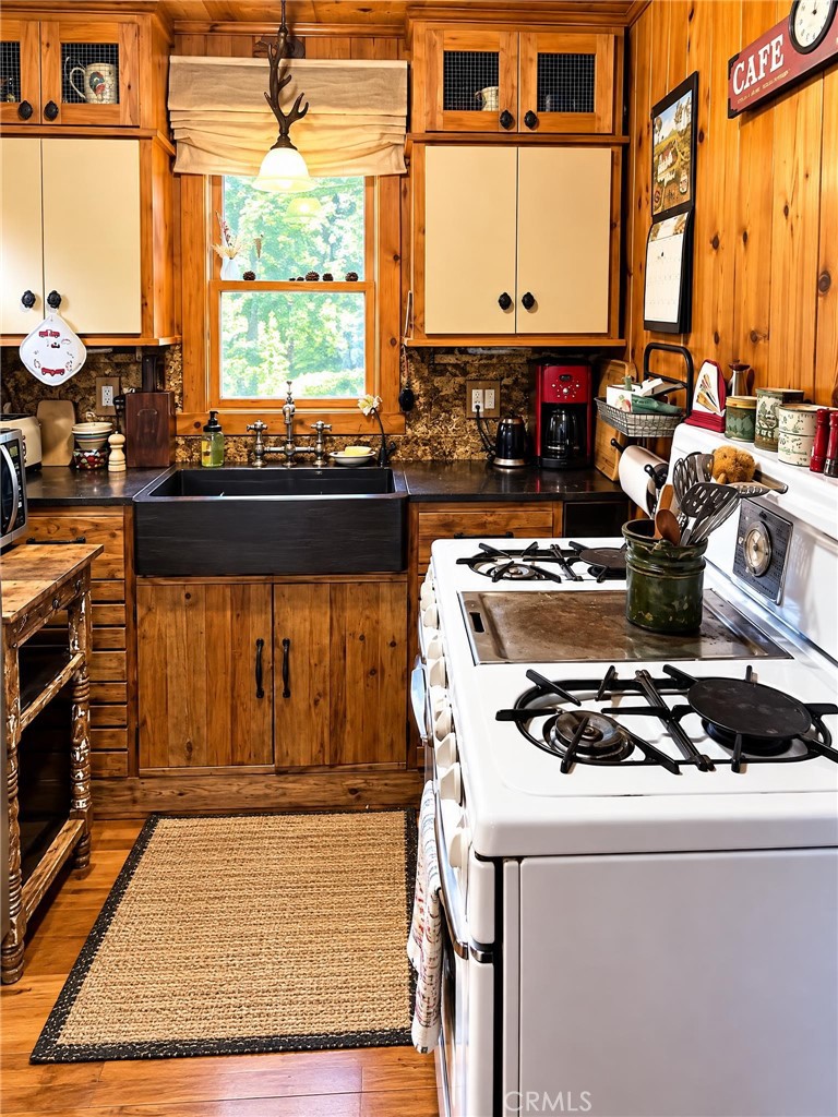 27877 Holly Property Photo 13