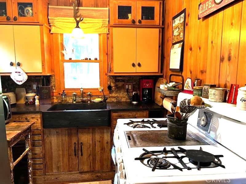 27877 Holly Property Photo 12