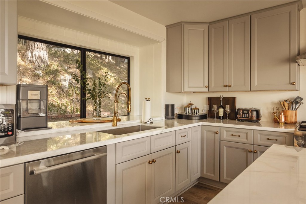 201 Grizzly Property Photo 12