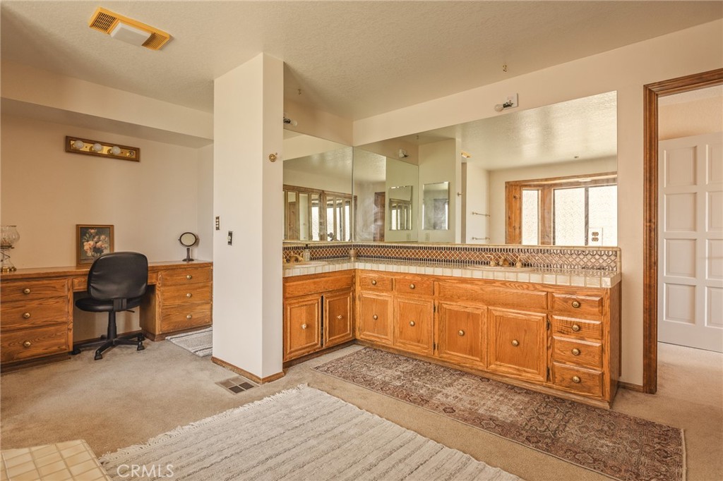 201 Grizzly Property Photo 31