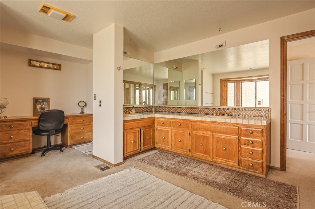 201 Grizzly Property Photo 31