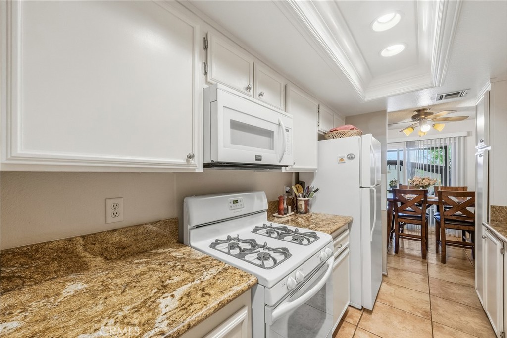 2173 Aspenwood Court Property Photo 6