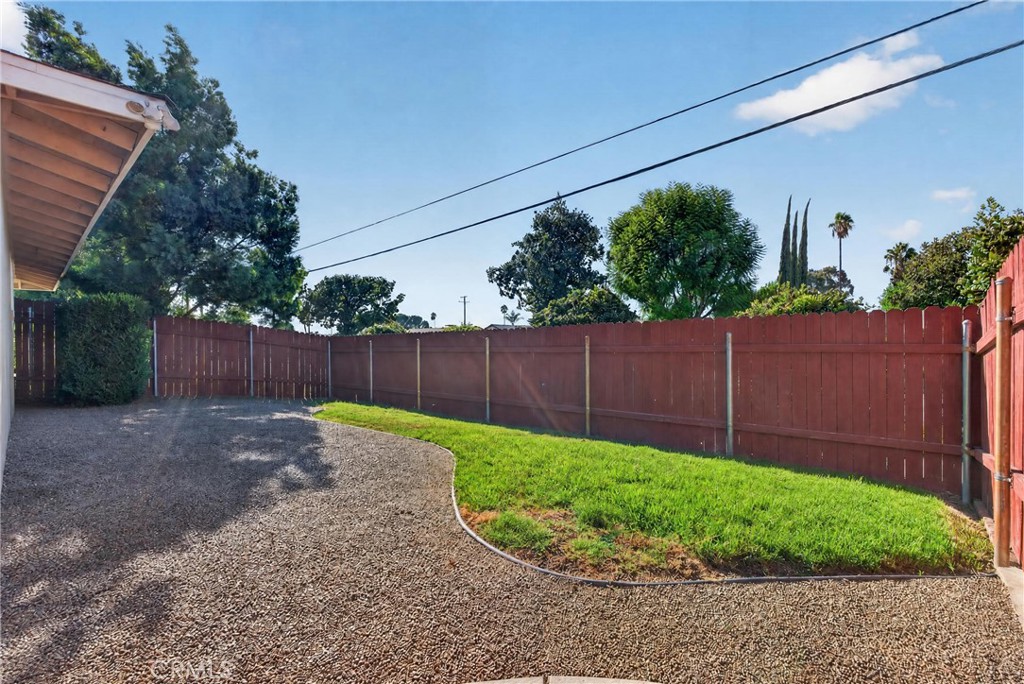 401 Robinhood Lane Property Photo 15