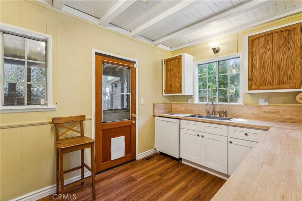 31655 Valley View Property Photo 6