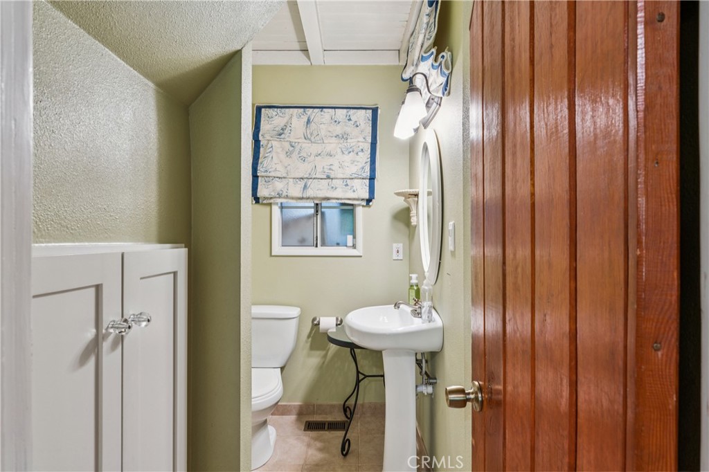 31655 Valley View Property Photo 9