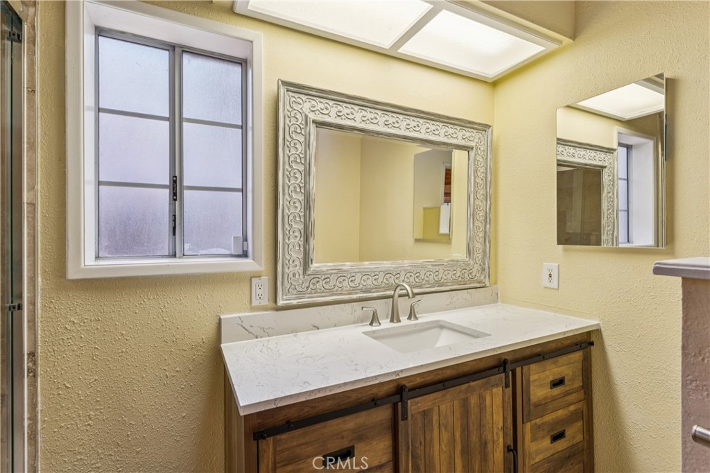 31655 Valley View Property Photo 14