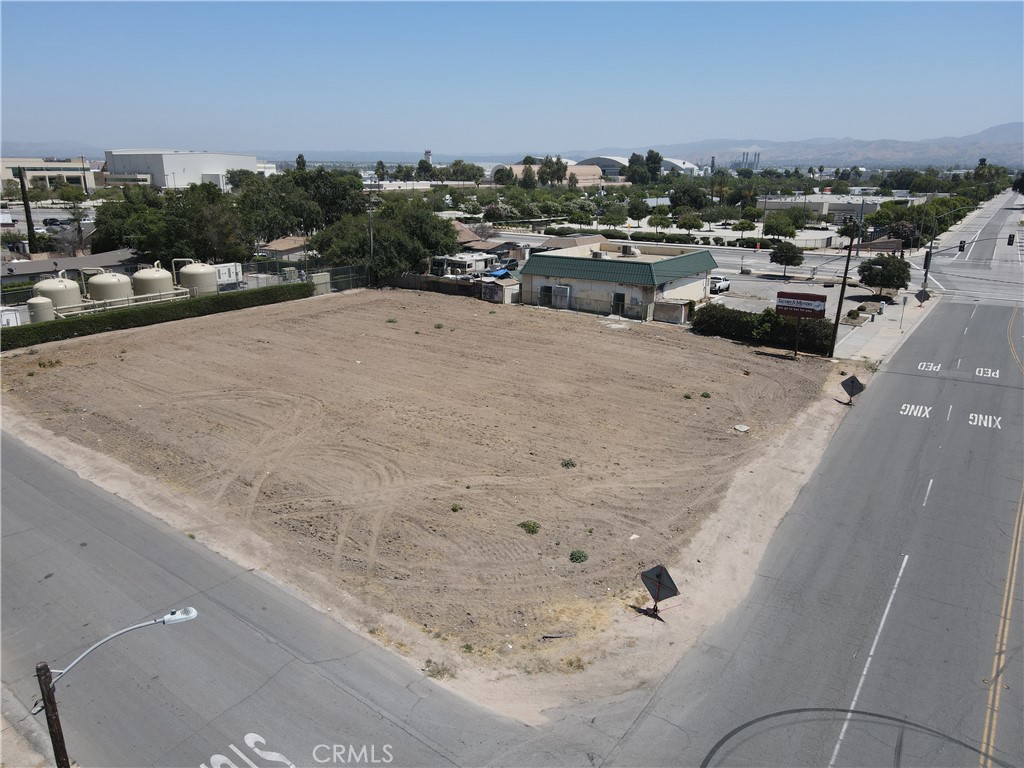 25362 3rd Street Property Photo 4