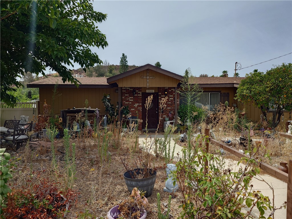 9340 Adlai Road Property Photo 1