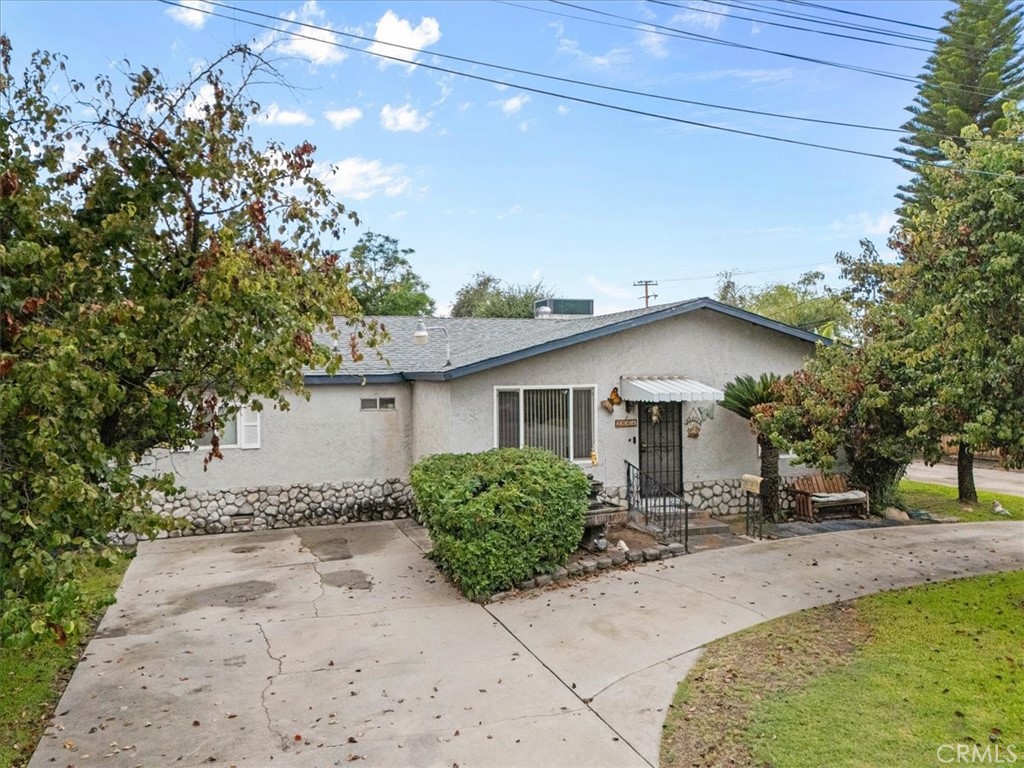 2664 Lawrence Avenue Property Photo 33