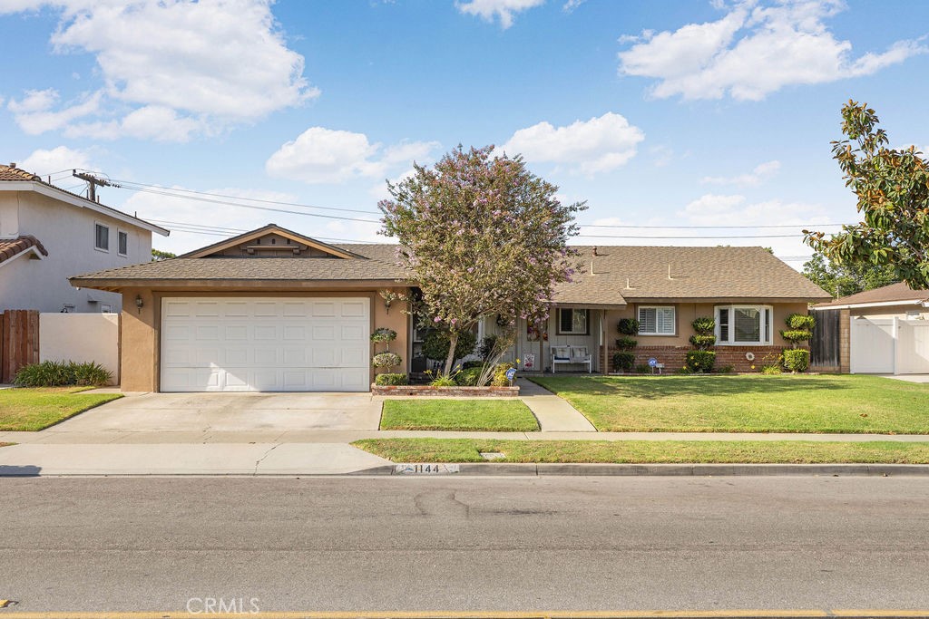1144 El Camino Dr Property Photo 1